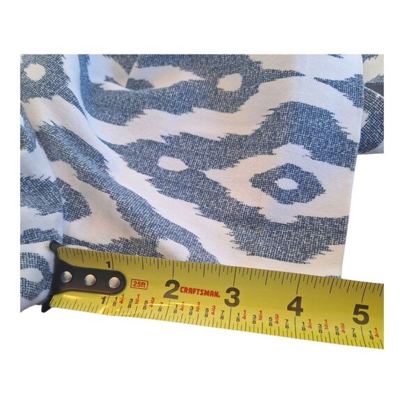 Isaac Mizrahi Tailored Short in Blue Ikat Print Women's size 14 - Picture 7 of 11